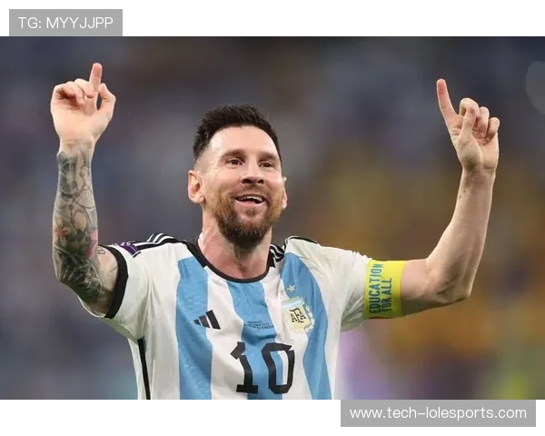 足球与篮球十大球星对照分析 两项运动的巅峰人物对比与影响力探讨